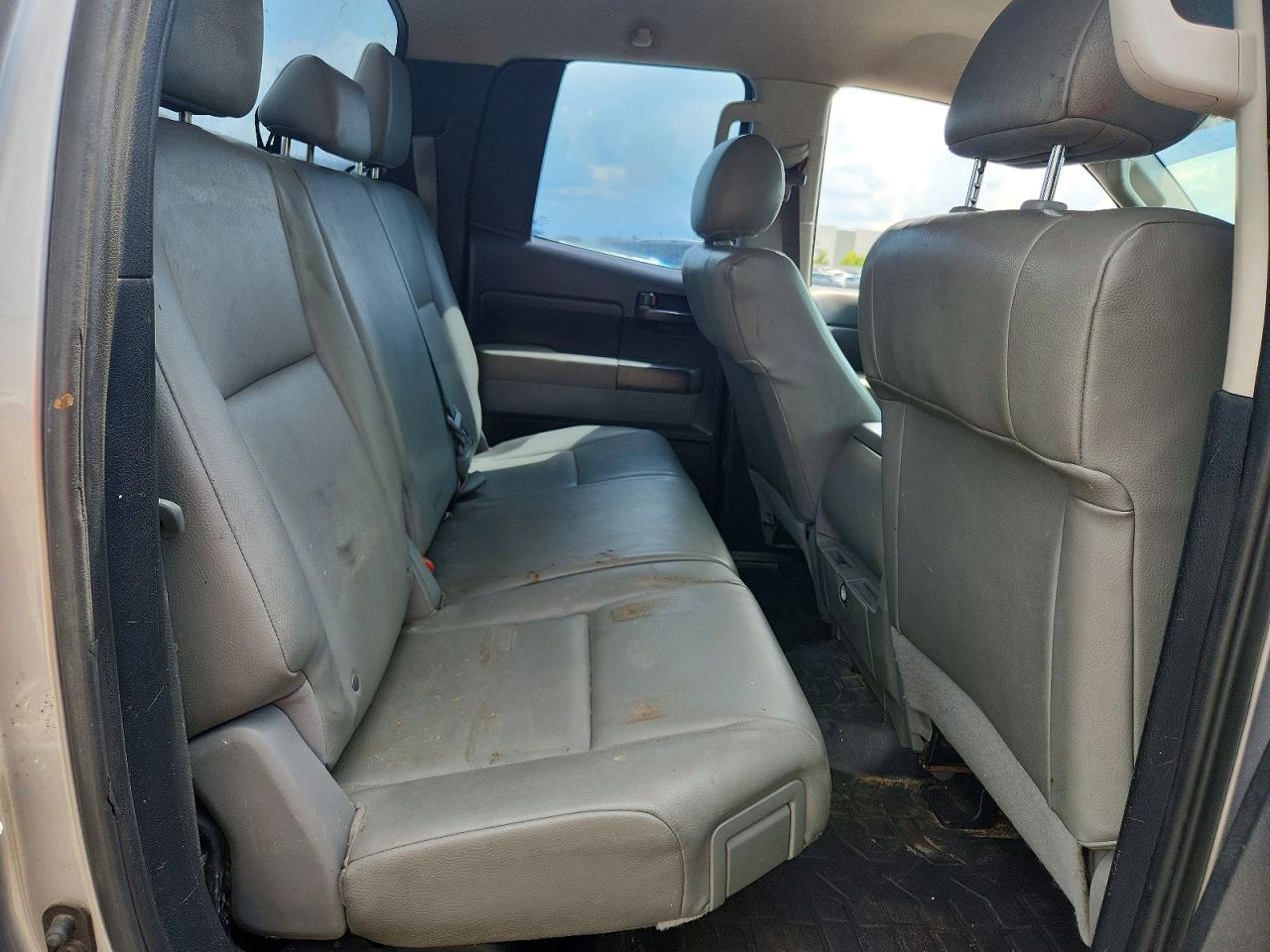 2010 Toyota Tundra Double Cab Sr5 Silver vin: 5TFRU5F10AX023702