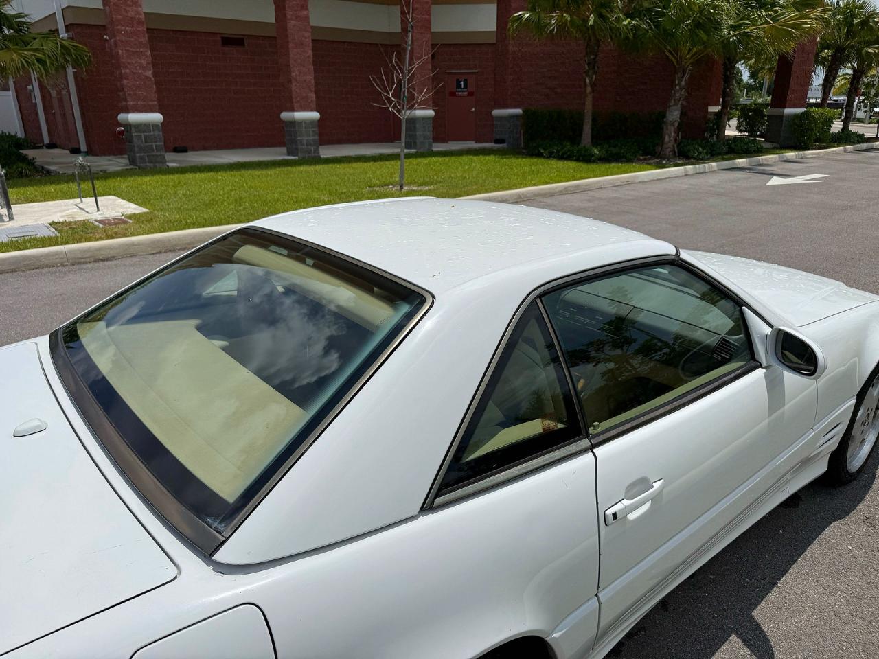 2001 Mercedes-benz Sl 500 White vin: WDBFA68F71F198298