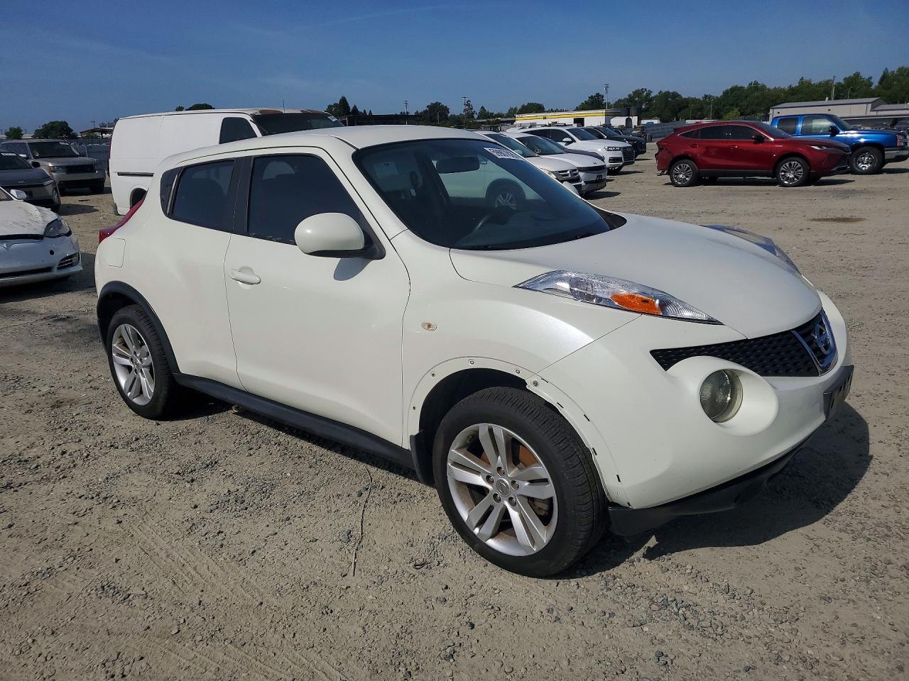 2011 Nissan Juke S White vin: JN8AF5MR8BT000293