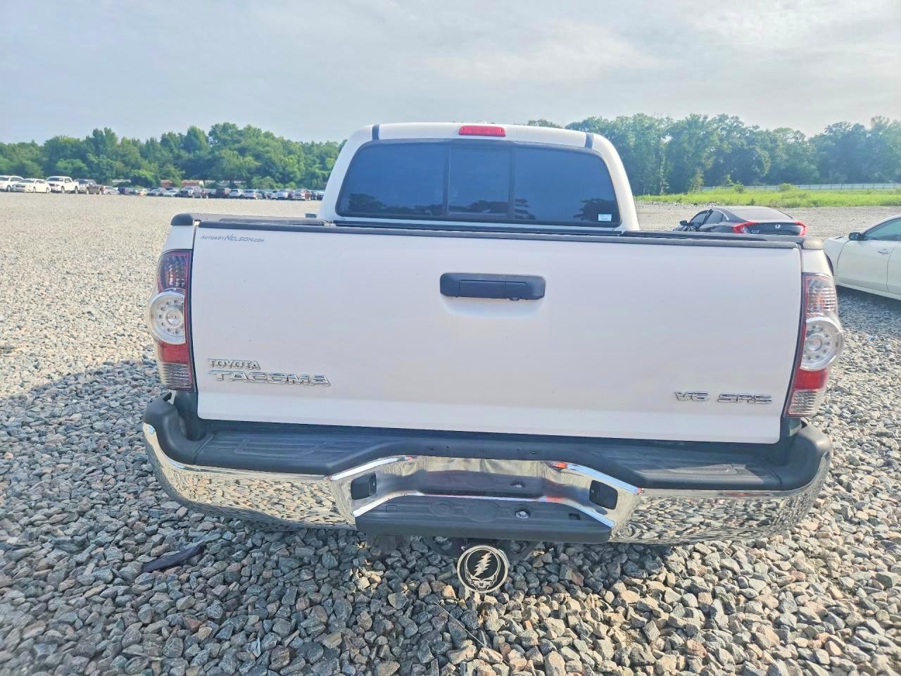 2009 Toyota Tacoma V6 White vin: 5TELU42N99Z599141