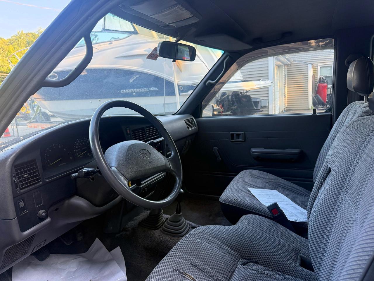 1993 Toyota Pickup Deluxe Gray vin: 4TARN13P1PZ149493