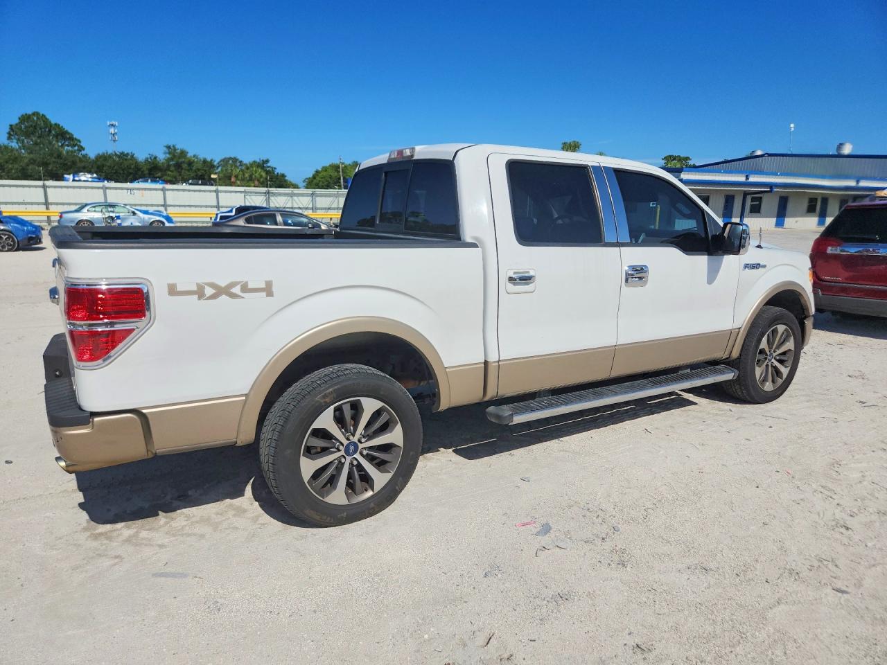 2011 Ford F150 Supercrew White vin: 1FTFW1EFXBFA55115