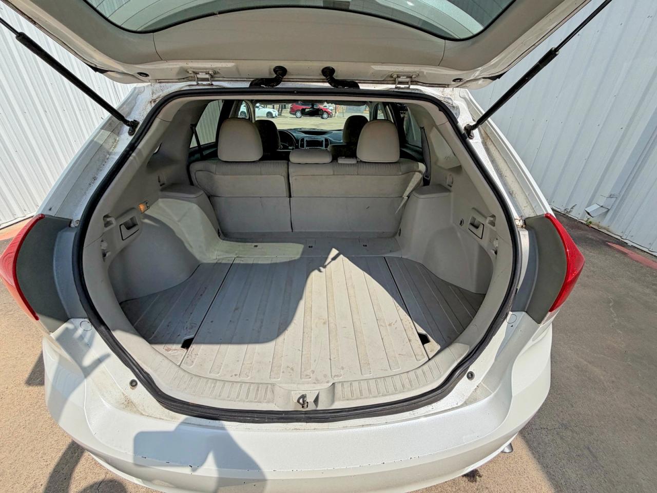 2012 Toyota Venza Le White vin: 4T3ZA3BB2CU055814