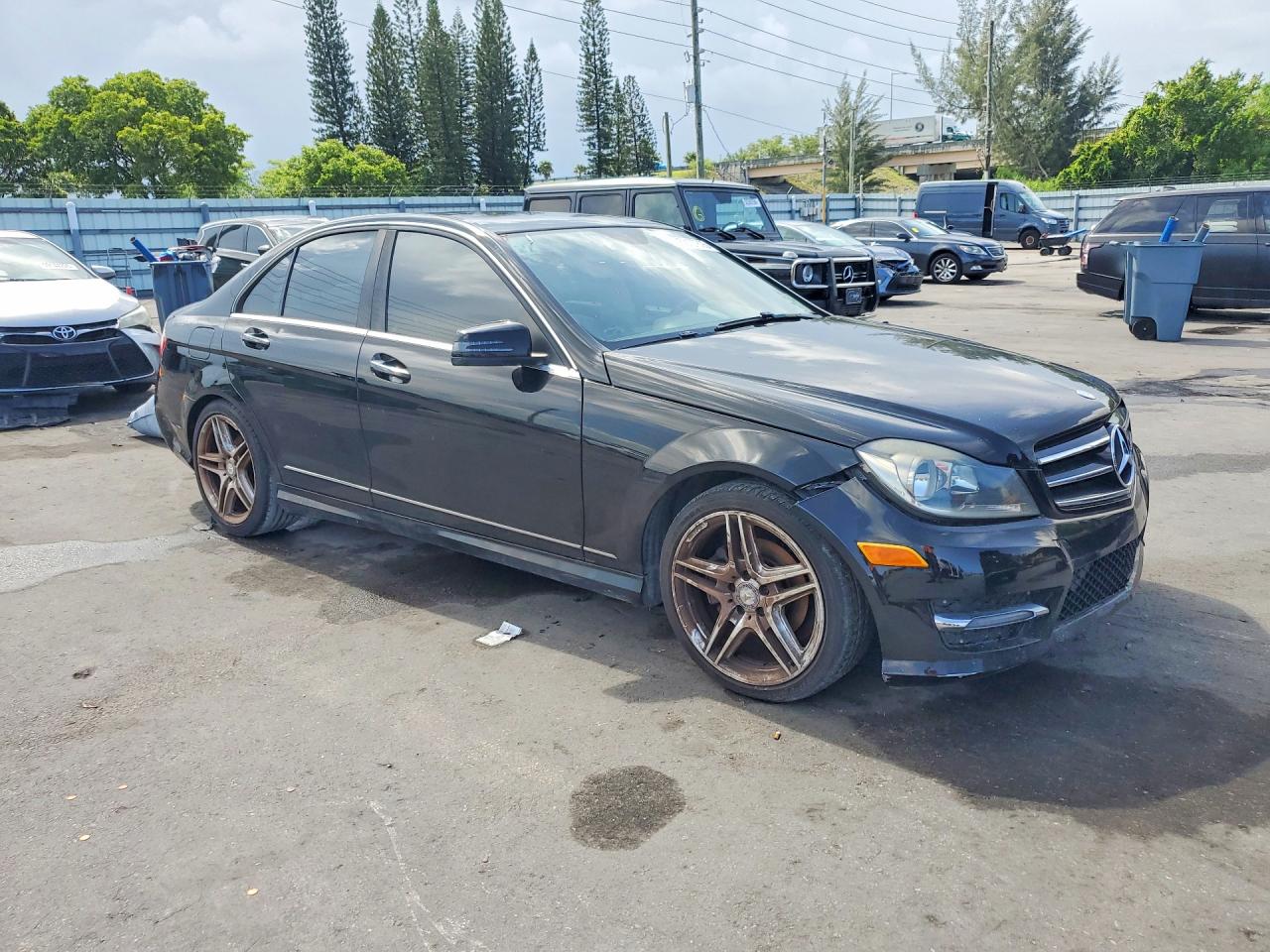 2014 Mercedes-benz C 250 Black vin: WDDGF4HB7EG232206