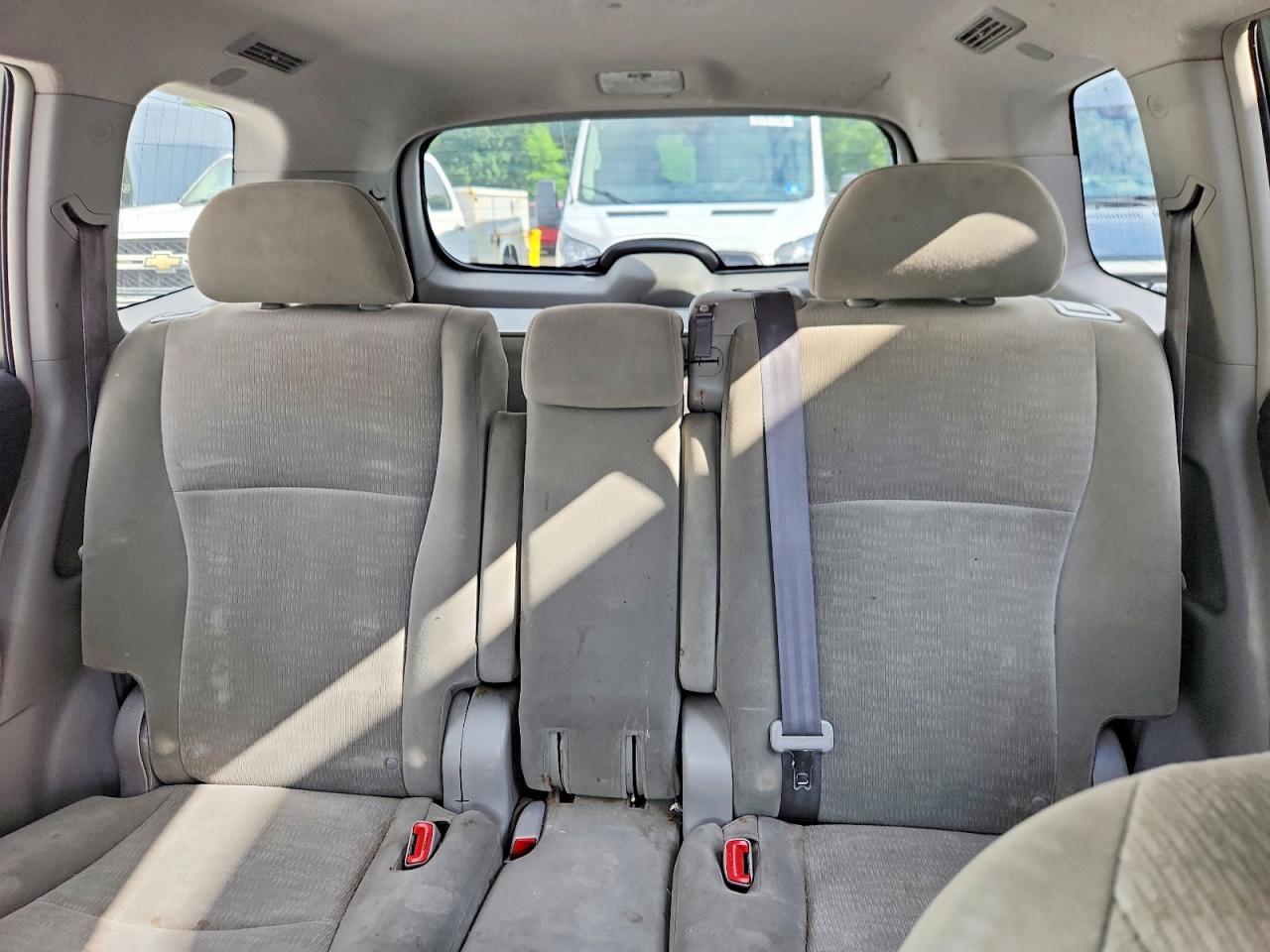 2011 Toyota Highlander Base Gray vin: 5TDBK3EH0BS053249