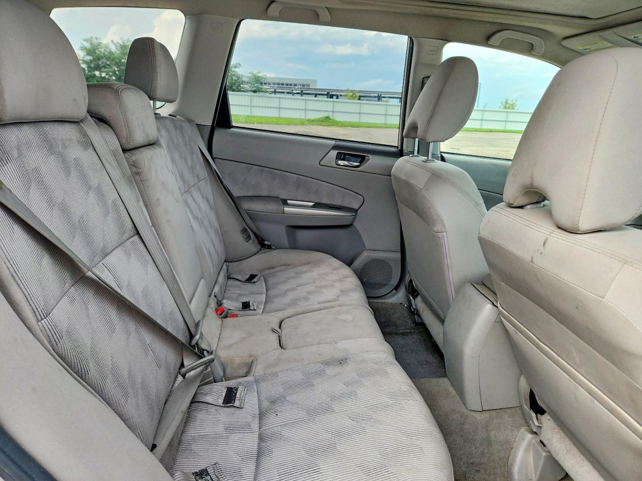 2010 Subaru Forester 2.5x Premium White vin: JF2SH6CC0AH759567