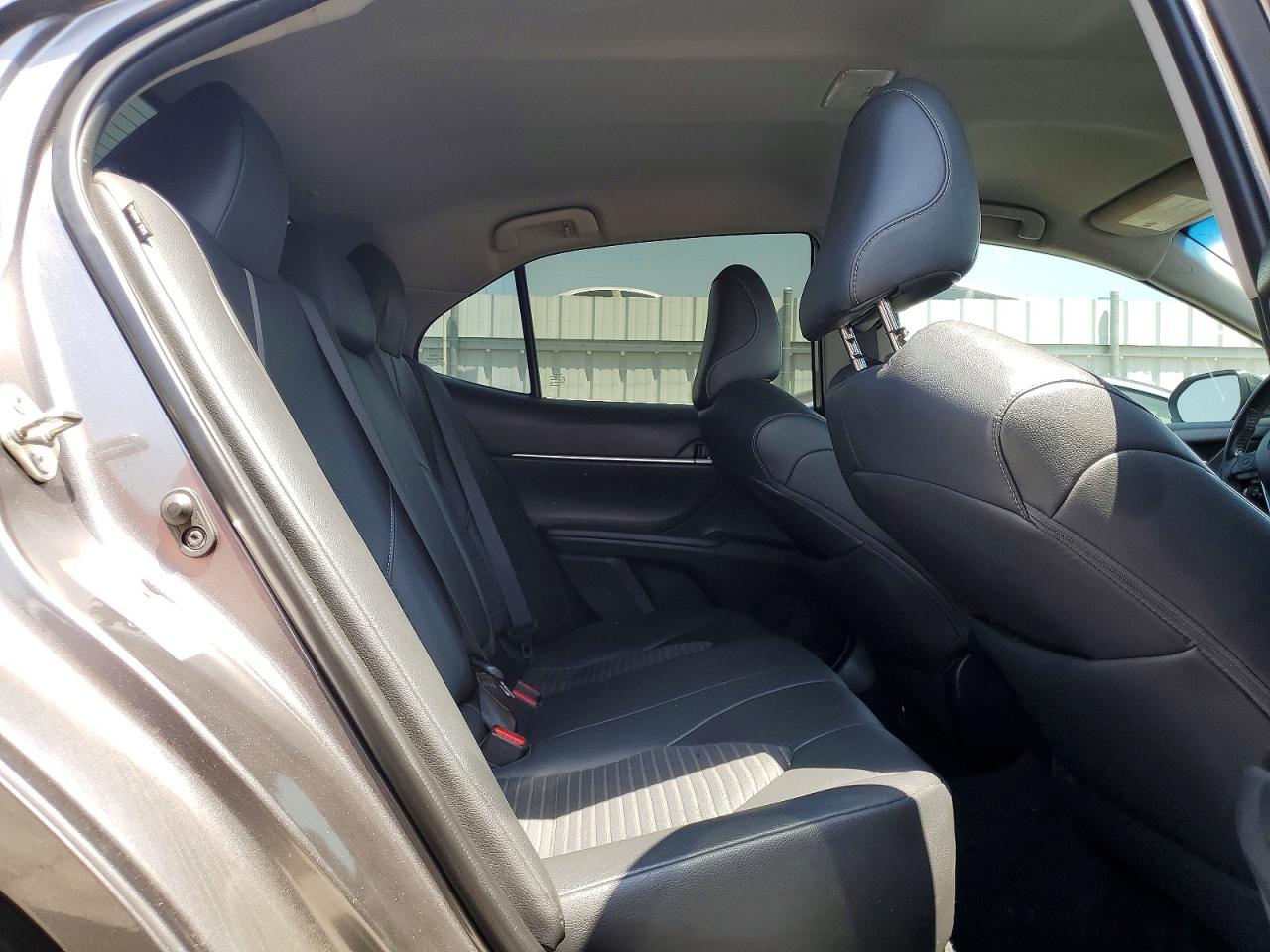 2018 Toyota Camry Se Серый vin: 4T1B11HK8JU114612