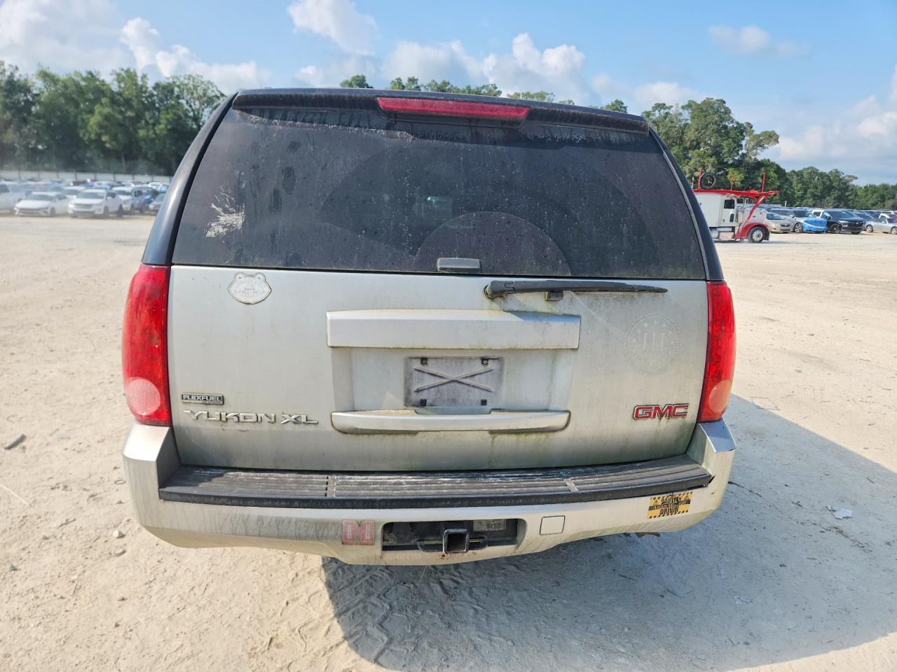 2011 Gmc Yukon Xl C1500 Sle Silver vin: 1GKS1HE06BR164465