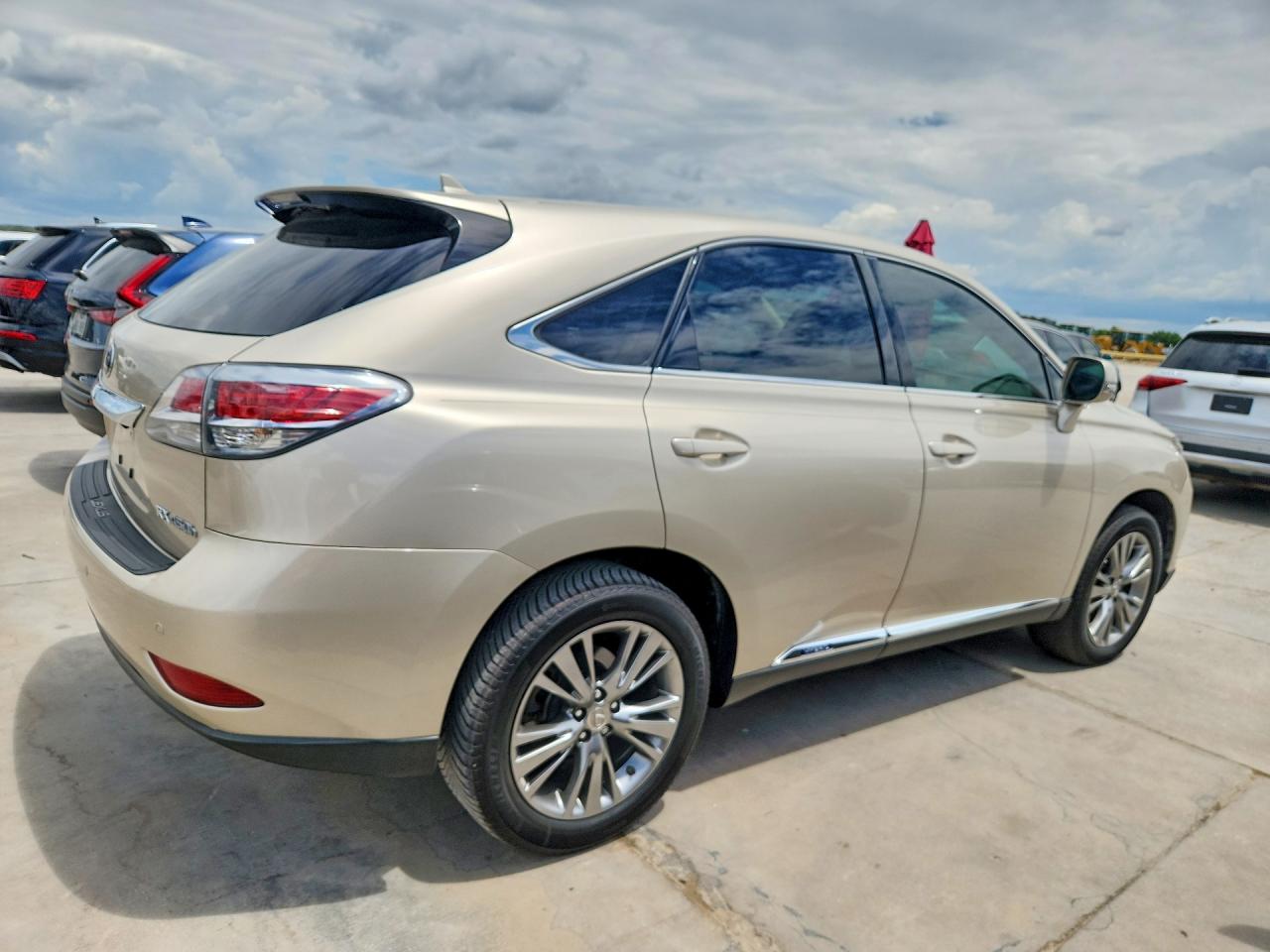 2013 Lexus Rx 450h Gold vin: JTJZB1BA2D2412246