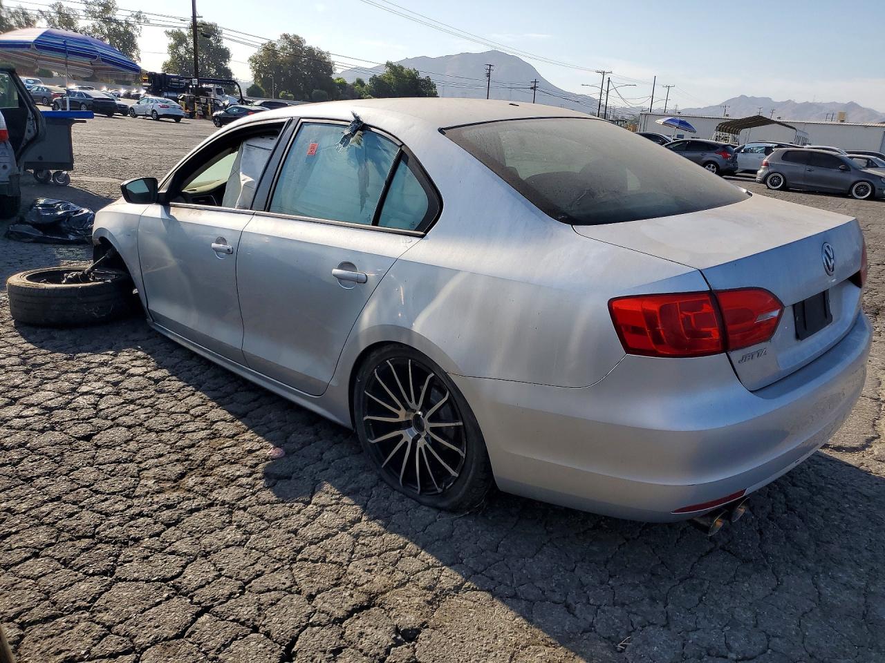 2011 Volkswagen Jetta Base Silver vin: 3VW2K7AJ1BM010830