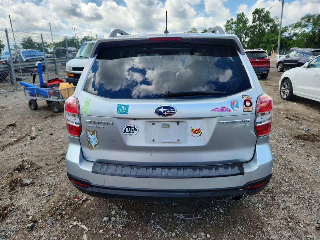 2014 Subaru Forester 2.5i Limited Silver vin: JF2SJAHC0EH502642