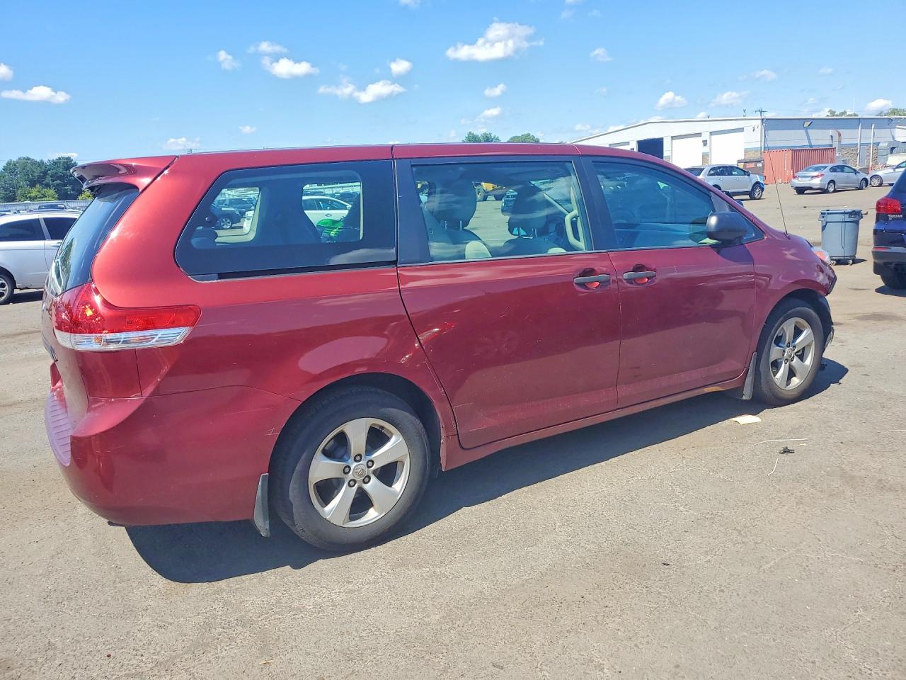 2014 Toyota Sienna L 7-passenger Maroon vin: 5TDZK3DC1ES508005