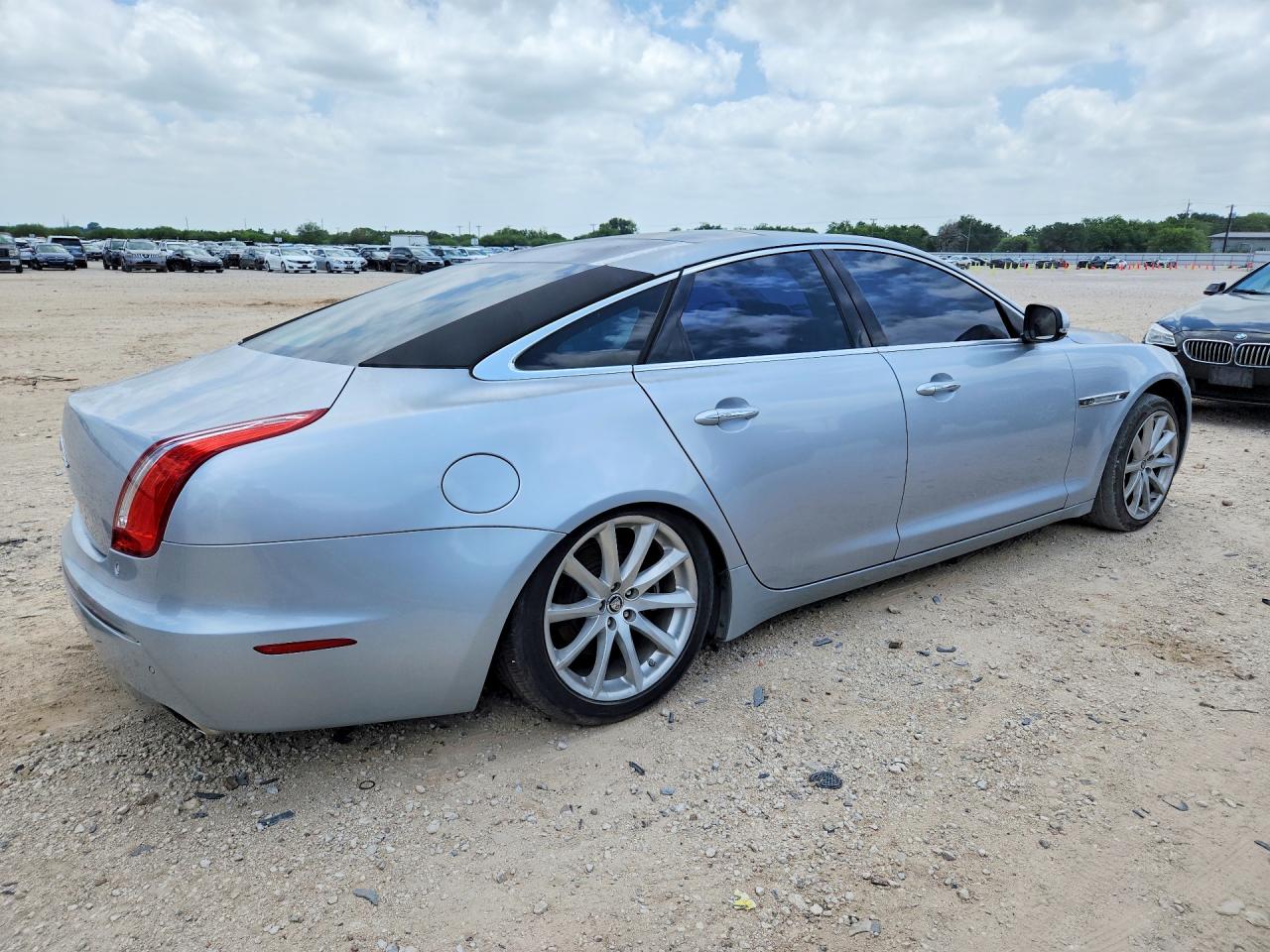 2011 Jaguar Xj Silver vin: SAJWA1CB7BLV21746
