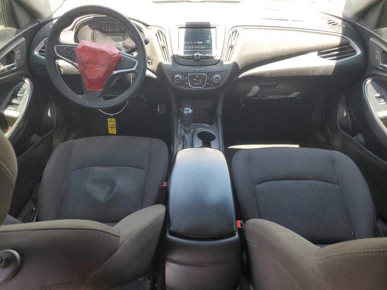 2018 Chevrolet Malibu Ls Белый vin: 1G1ZB5ST6JF104621 Damage: Airbag - Front Left, Deployed, Replacement Required