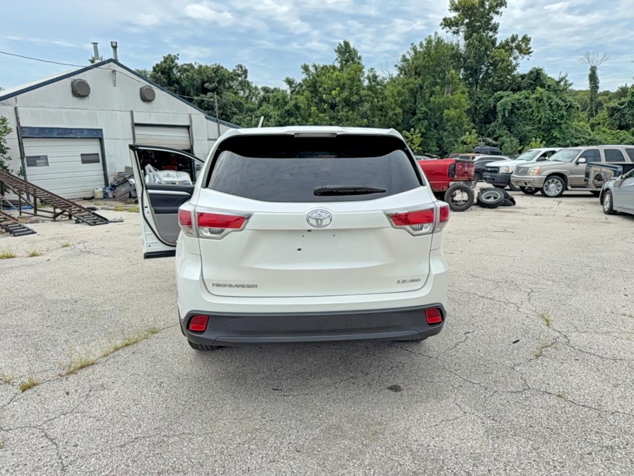 2014 Toyota Highlander Le Белый vin: 5TDBKRFH1ES015566