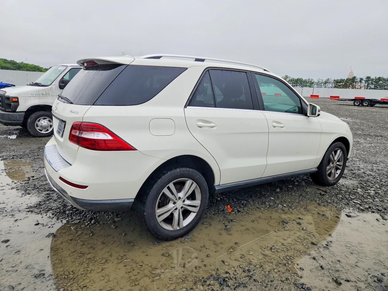 2013 Mercedes-benz Ml 350 4matic White vin: 4JGDA5HB2DA195242