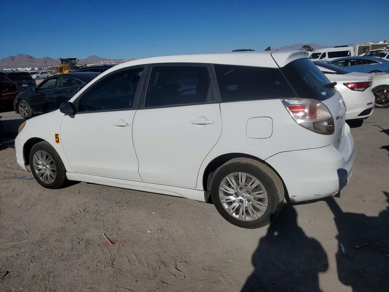 2005 Toyota Matrix Xr Белый vin: 2T1KR32E65C464464