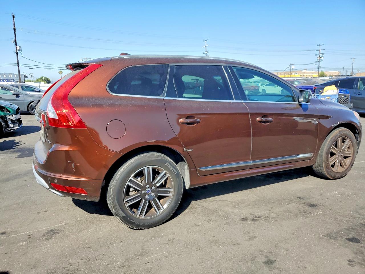 2017 Volvo Xc60 T5 Dynamic Brown vin: YV440MDR8H2225720