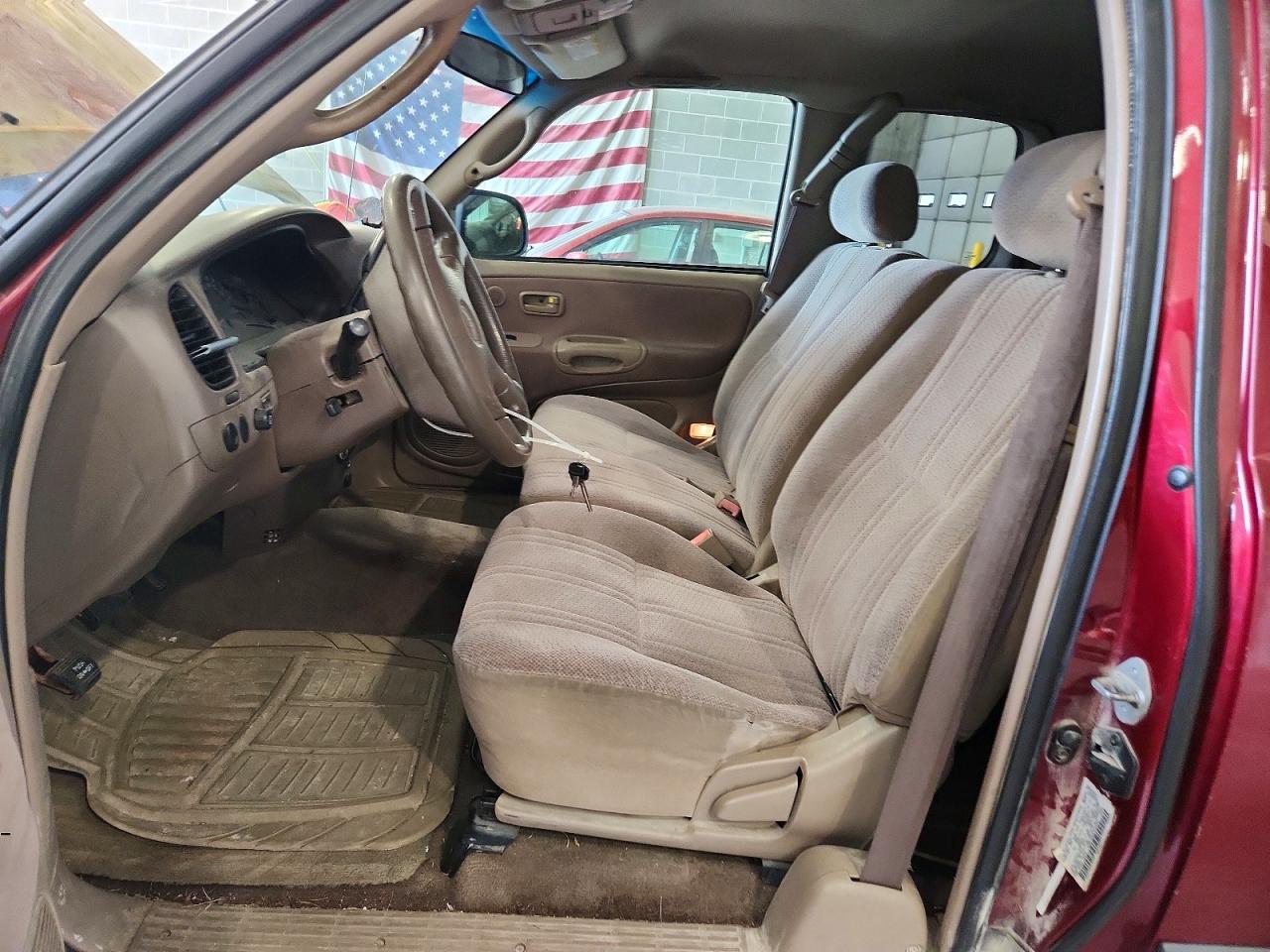 2001 Toyota Tundra Sr5 Red vin: 5TBBT441X1S155592