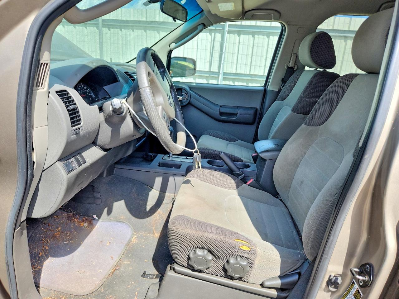 2007 Nissan Xterra X Желто-коричневый vin: 5N1AN08U87C542139