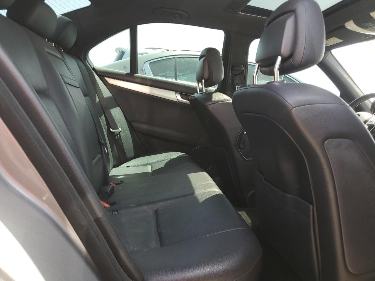 2013 Mercedes-benz C 250 Gray vin: WDDGF4HB2DR274222