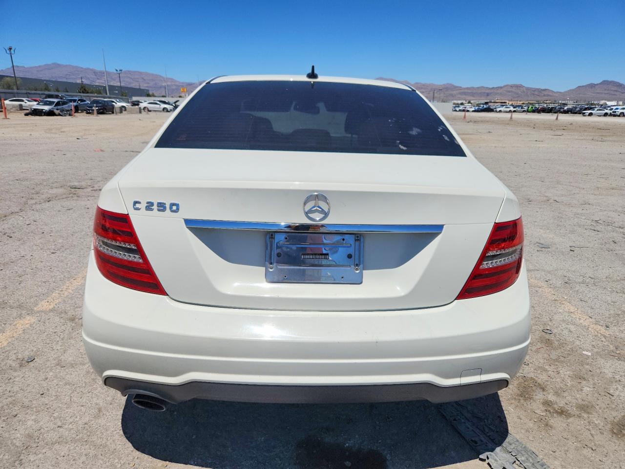 2012 Mercedes-benz C 250 White vin: WDDGF4HB6CA616879