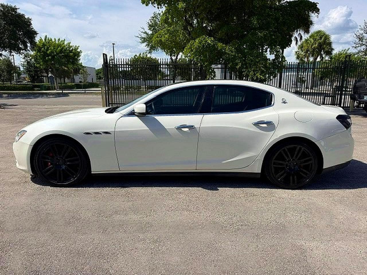 2014 Maserati Ghibli S White vin: ZAM57RTA9E1086058