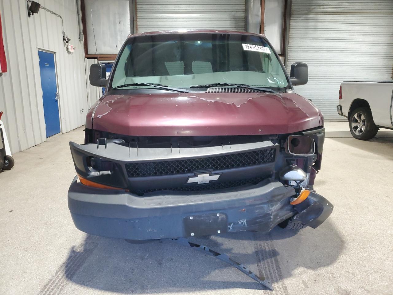 2003 Chevrolet Express G3500 Red vin: 1GAHG39U031231526 Damage: Front Bumper Cover Upper, Broken, Replacement Required
