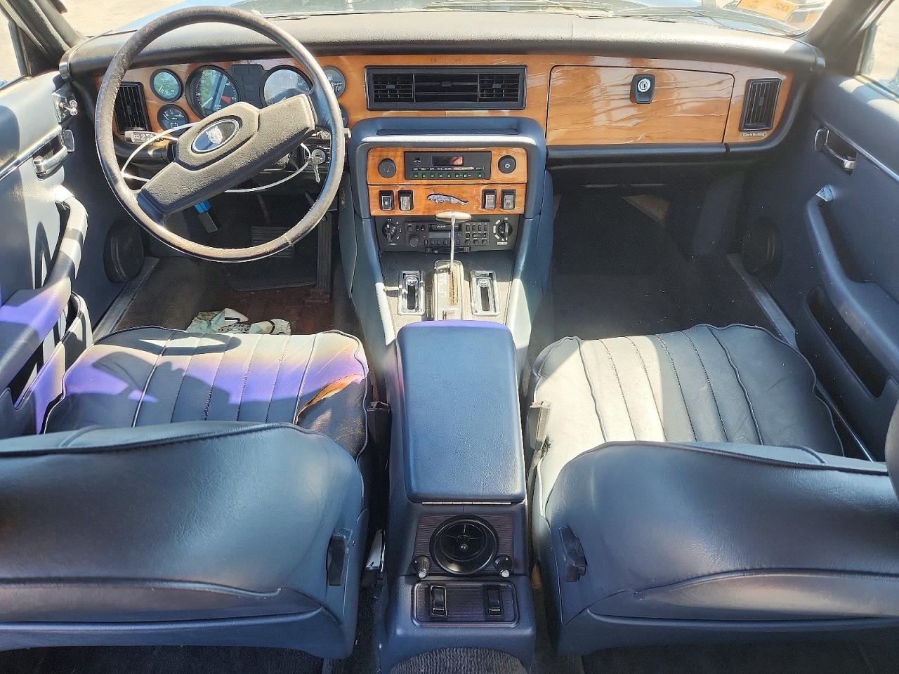 1985 Jaguar Xj6 Green vin: SAJAV1347FC411771