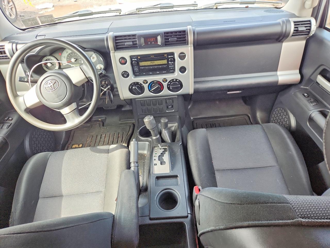 2008 Toyota Fj Cruiser Base Silver vin: JTEBU11F68K011229