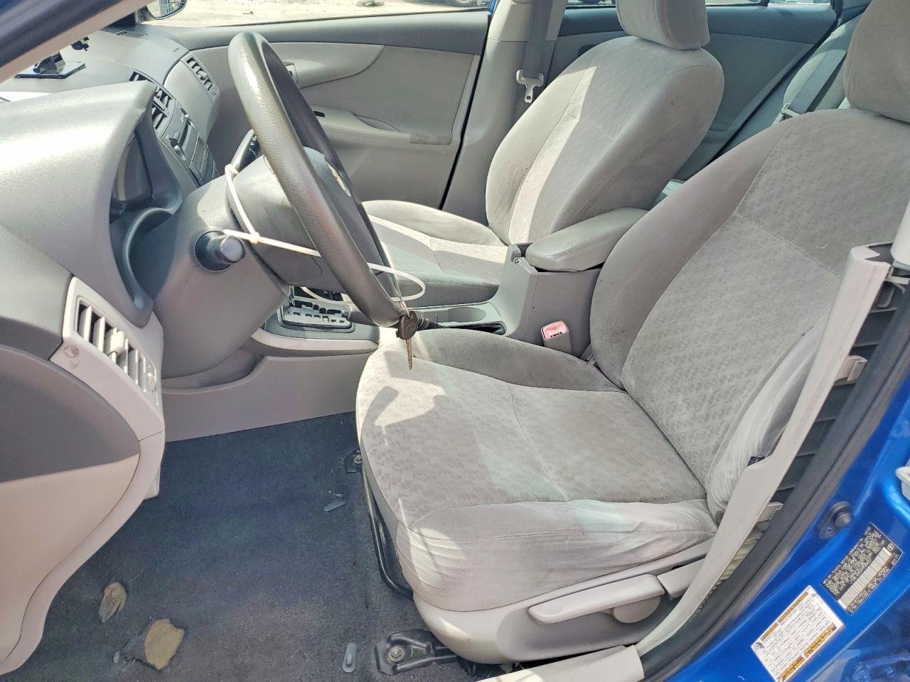 2009 Toyota Corolla Le Blue vin: JTDBL40E699084501