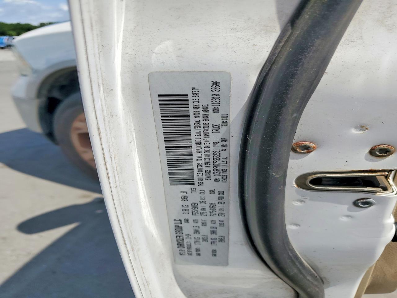 2015 Ram 1500 Laramie White vin: 1C6RR7NT7FS552351