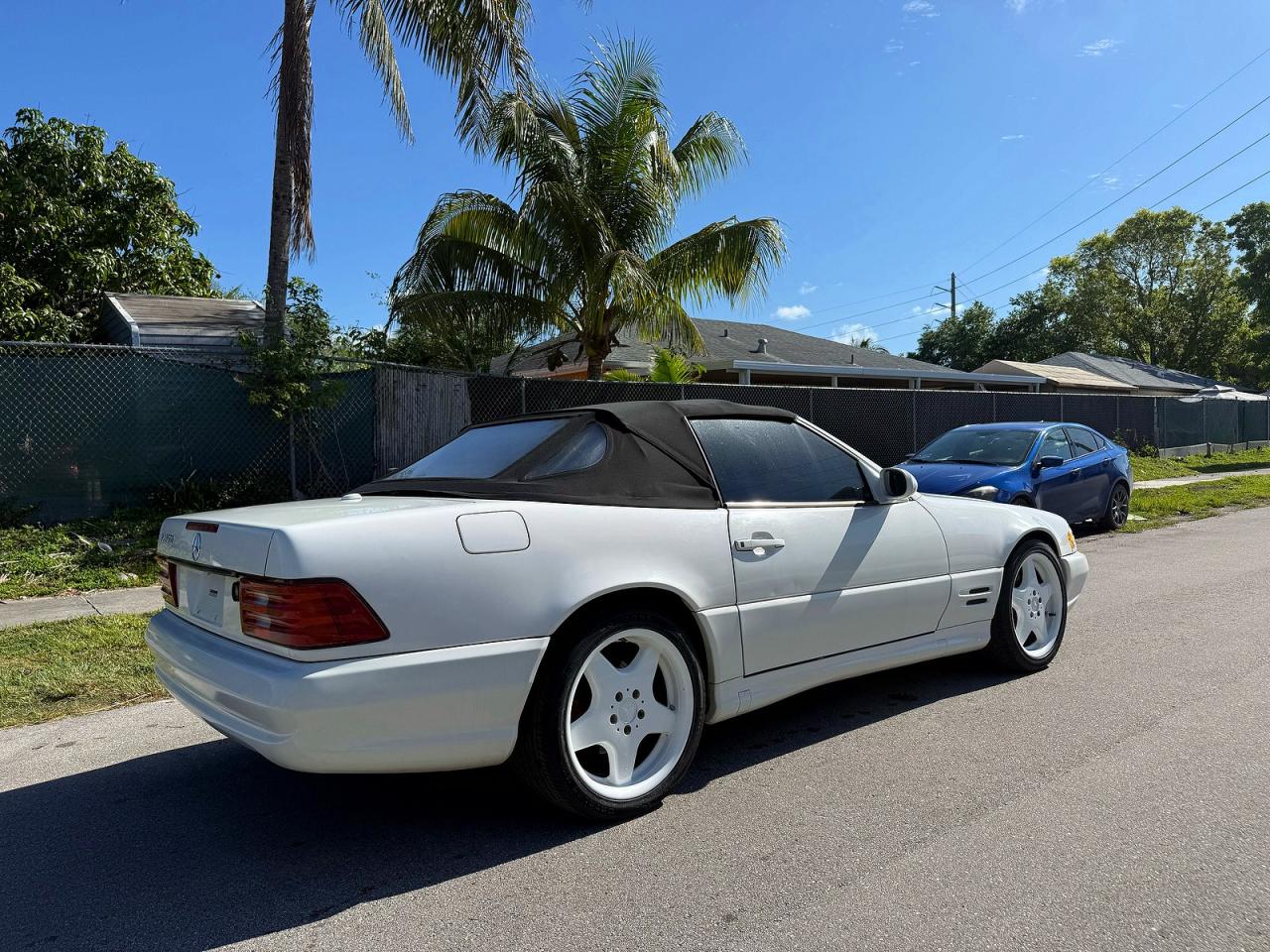 2001 Mercedes-benz Sl 500 White vin: WDBFA68F81F196270