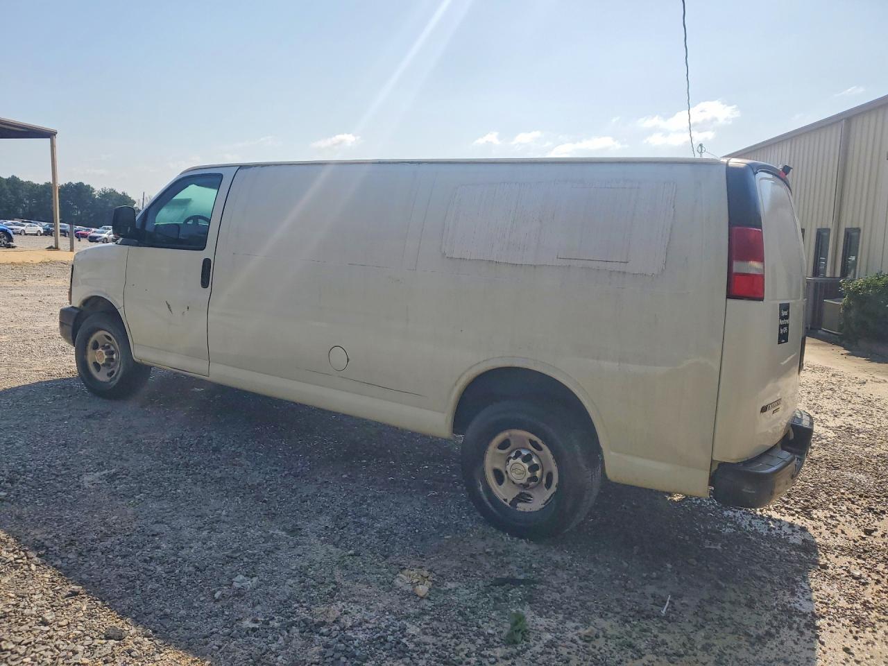 2012 Chevrolet Express G2500 White vin: 1GCWGGCA4C1156737