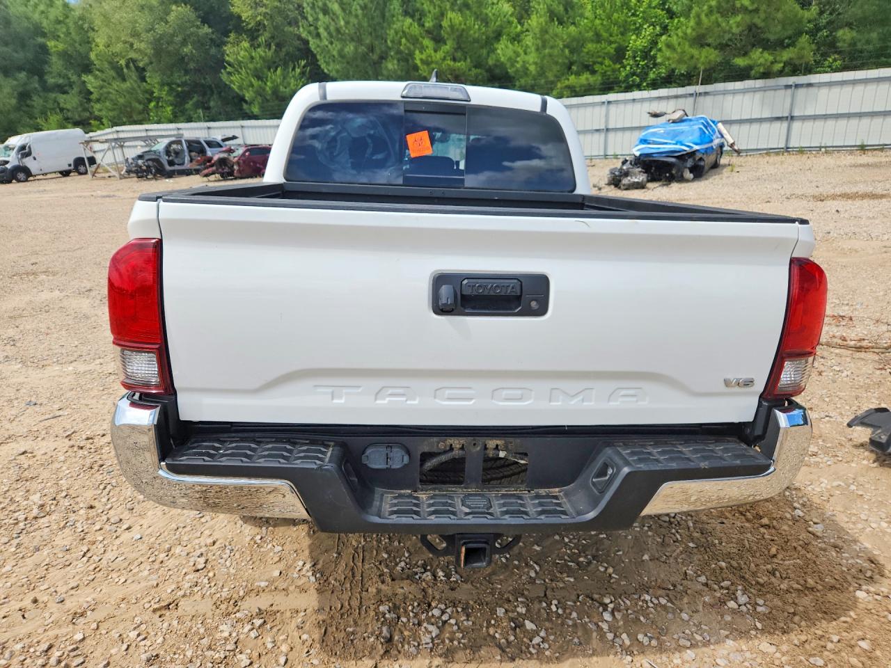 2019 Toyota Tacoma Sr5 V6 White vin: 5TFAZ5CNXKX075815