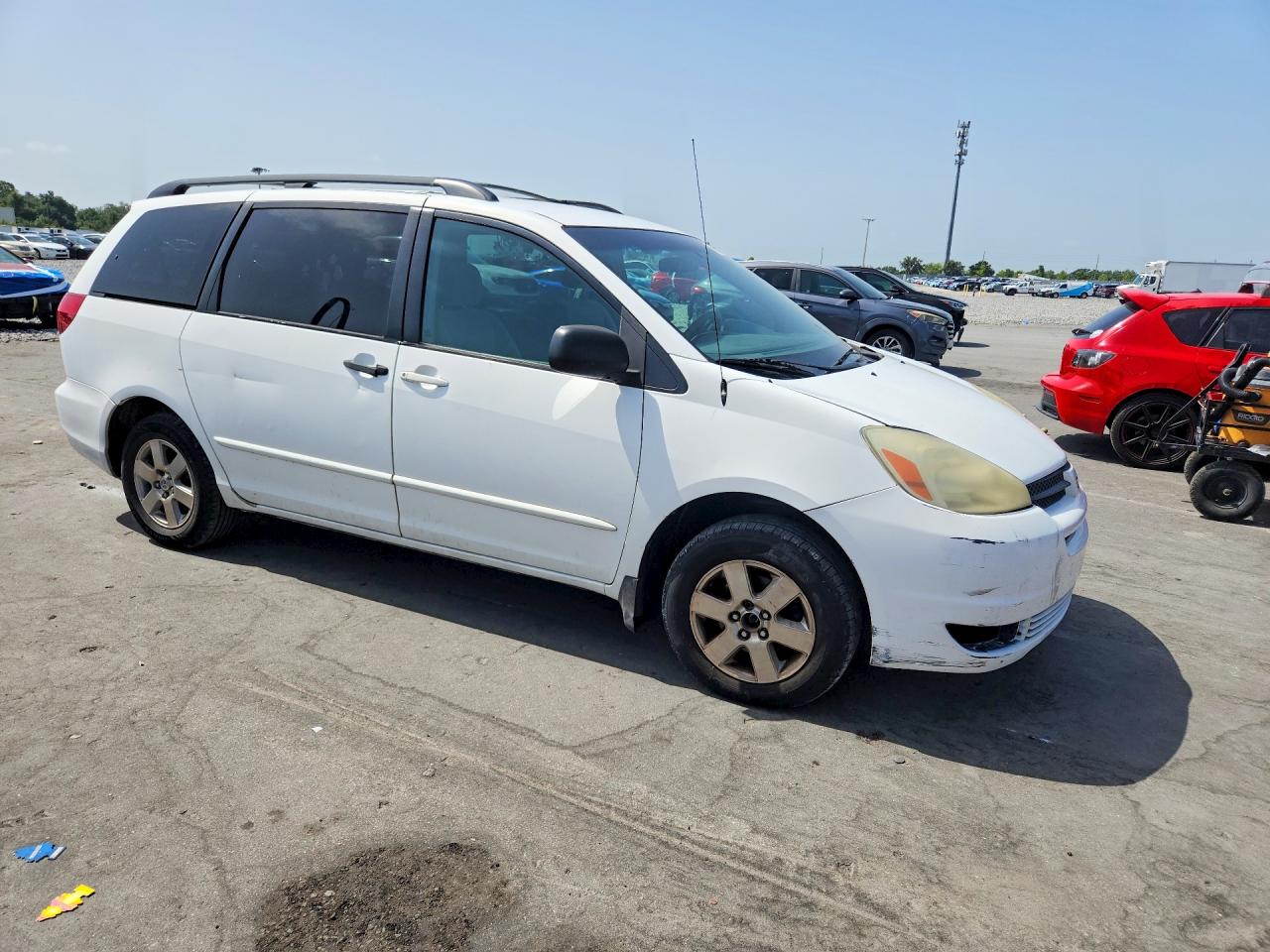 2004 Toyota Sienna Le 7 Passenger White vin: 5TDZA23C24S000090