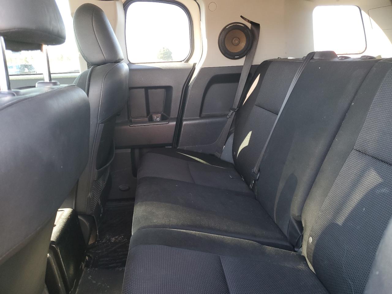 2013 Toyota Fj Cruiser White vin: JTEBU4BF6DK169998
