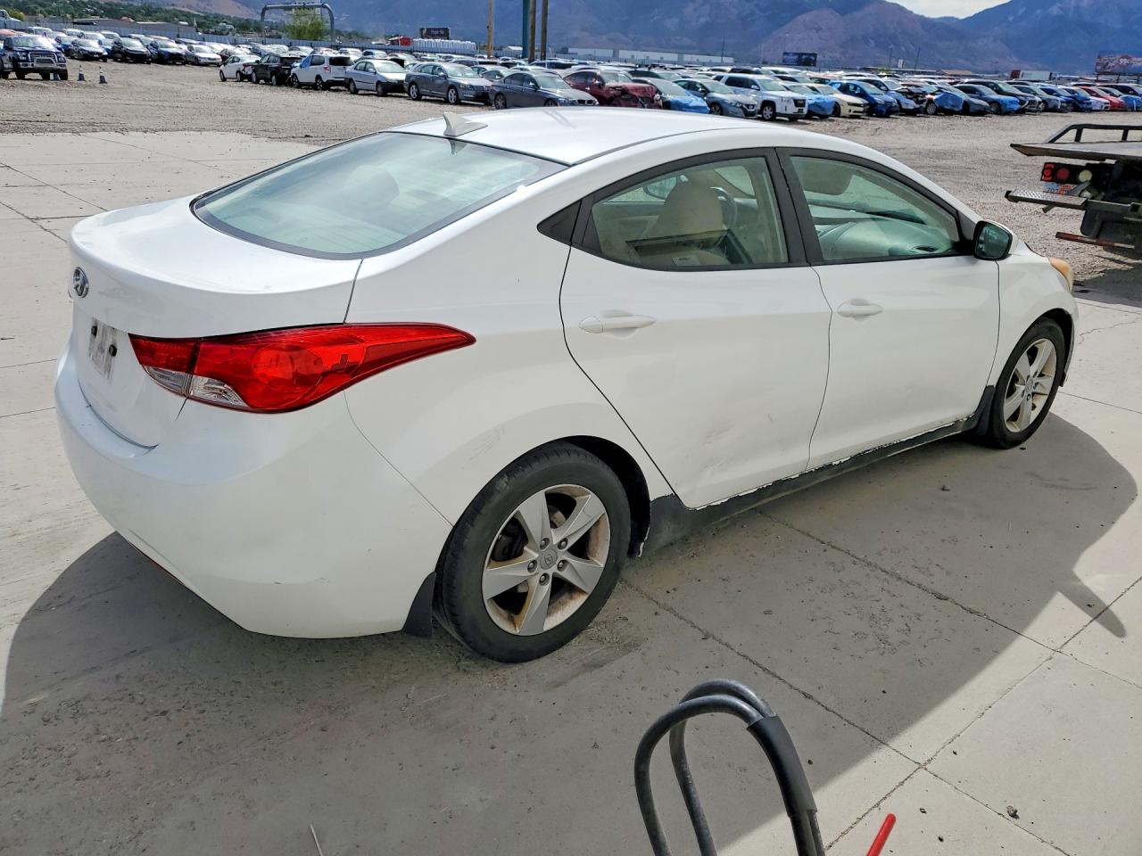 2013 Hyundai Elantra Gls White vin: 5NPDH4AE0DH307074