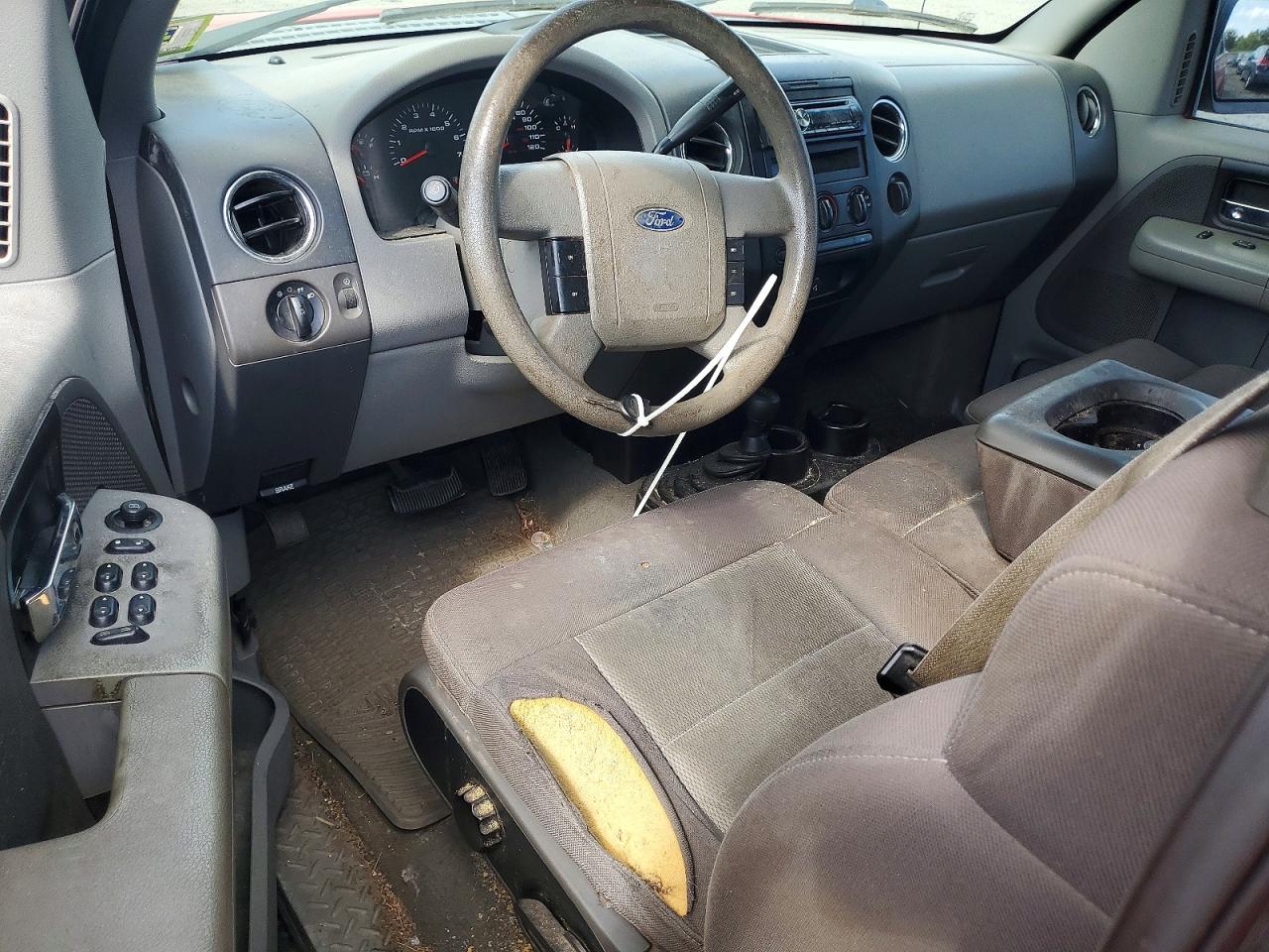 2005 Ford F150 Red vin: 1FTPX14515FA14516