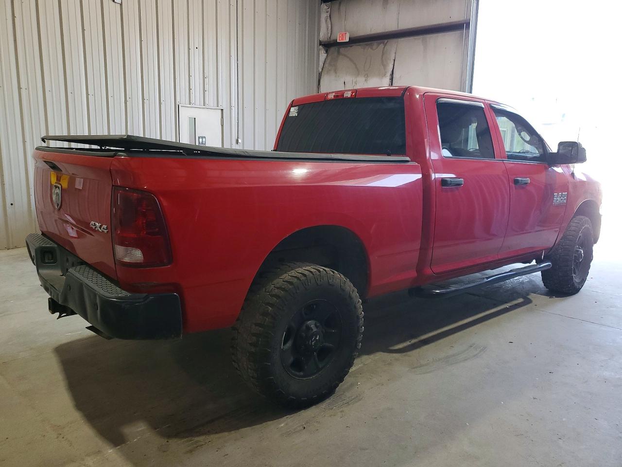 2015 Ram 2500 St Red vin: 3C6TR5CT1FG685742