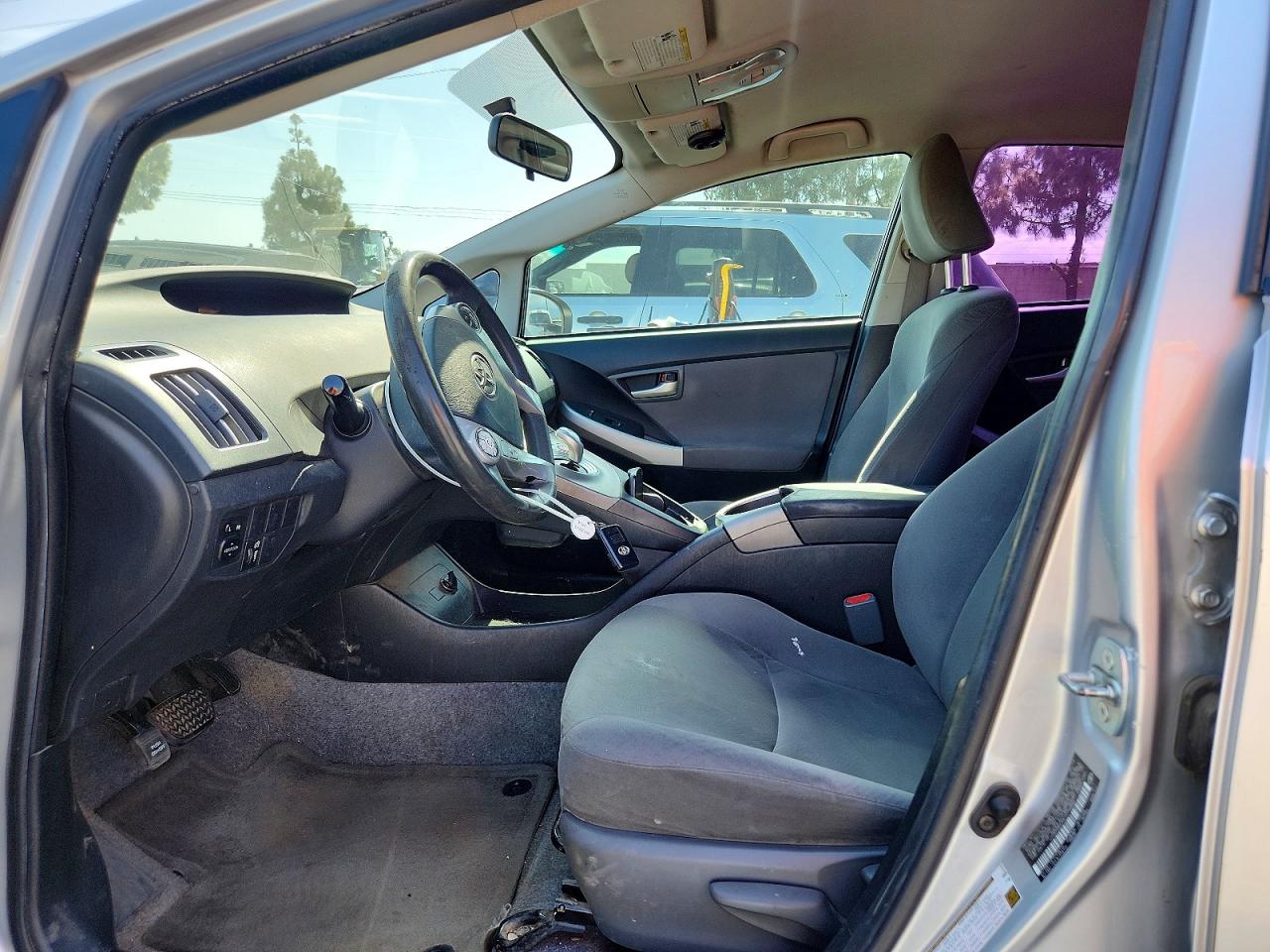 2014 Toyota Prius Two Серебряный vin: JTDKN3DU0E0378822
