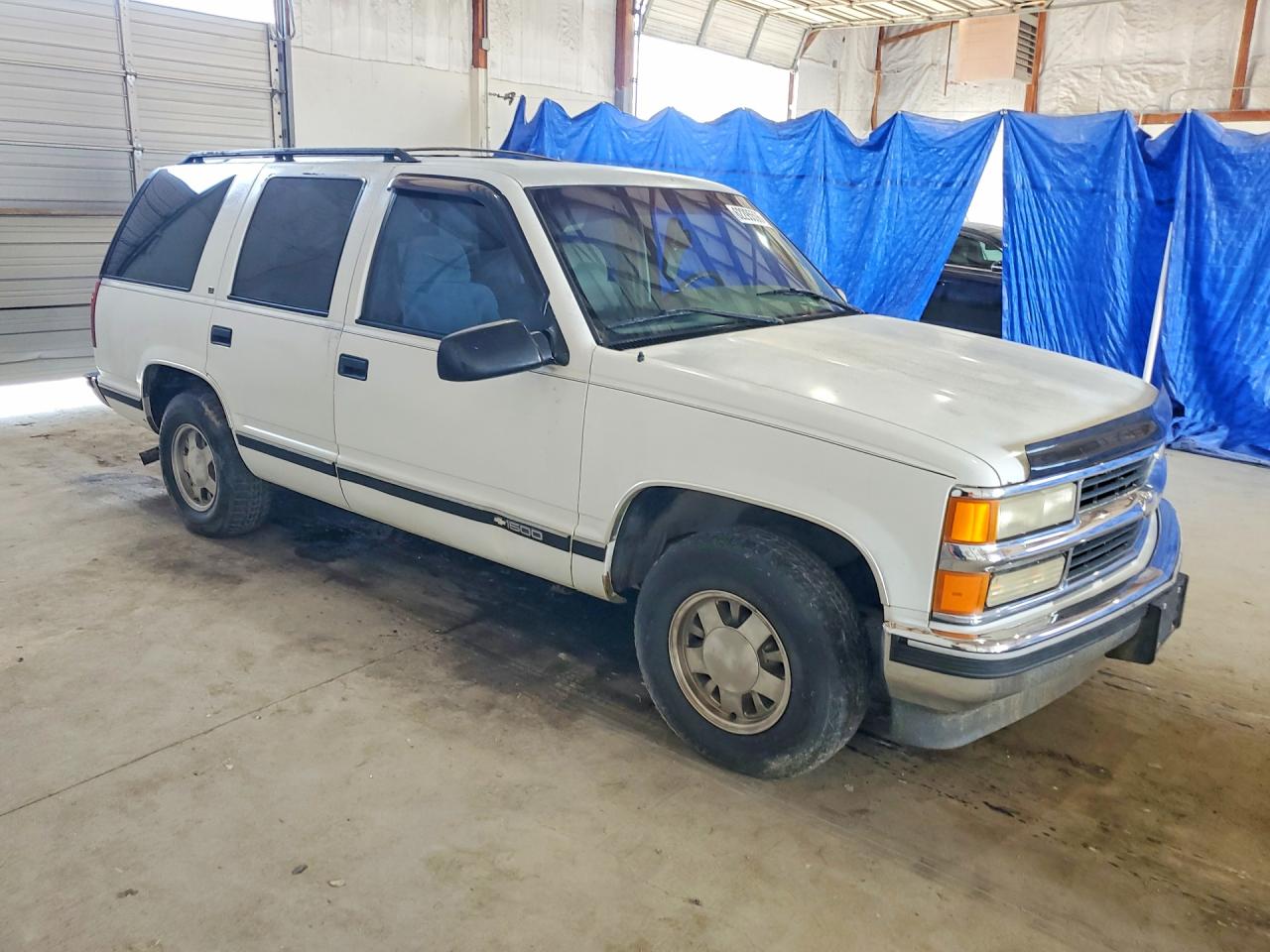 1996 Chevrolet Tahoe C1500 White vin: 1GNEC13R4TJ308646