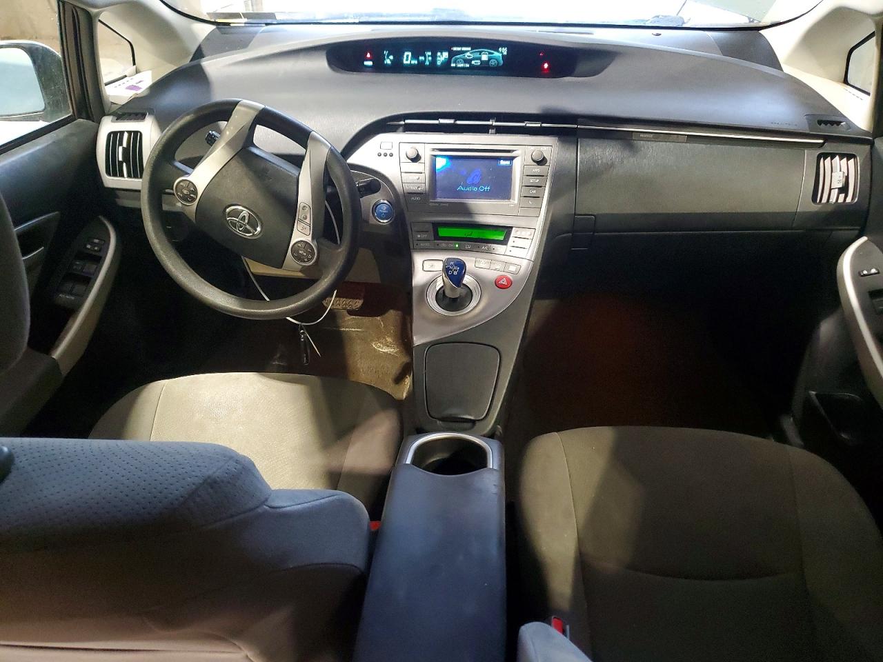 2014 Toyota Prius Three Синий vin: JTDKN3DU3E1815061
