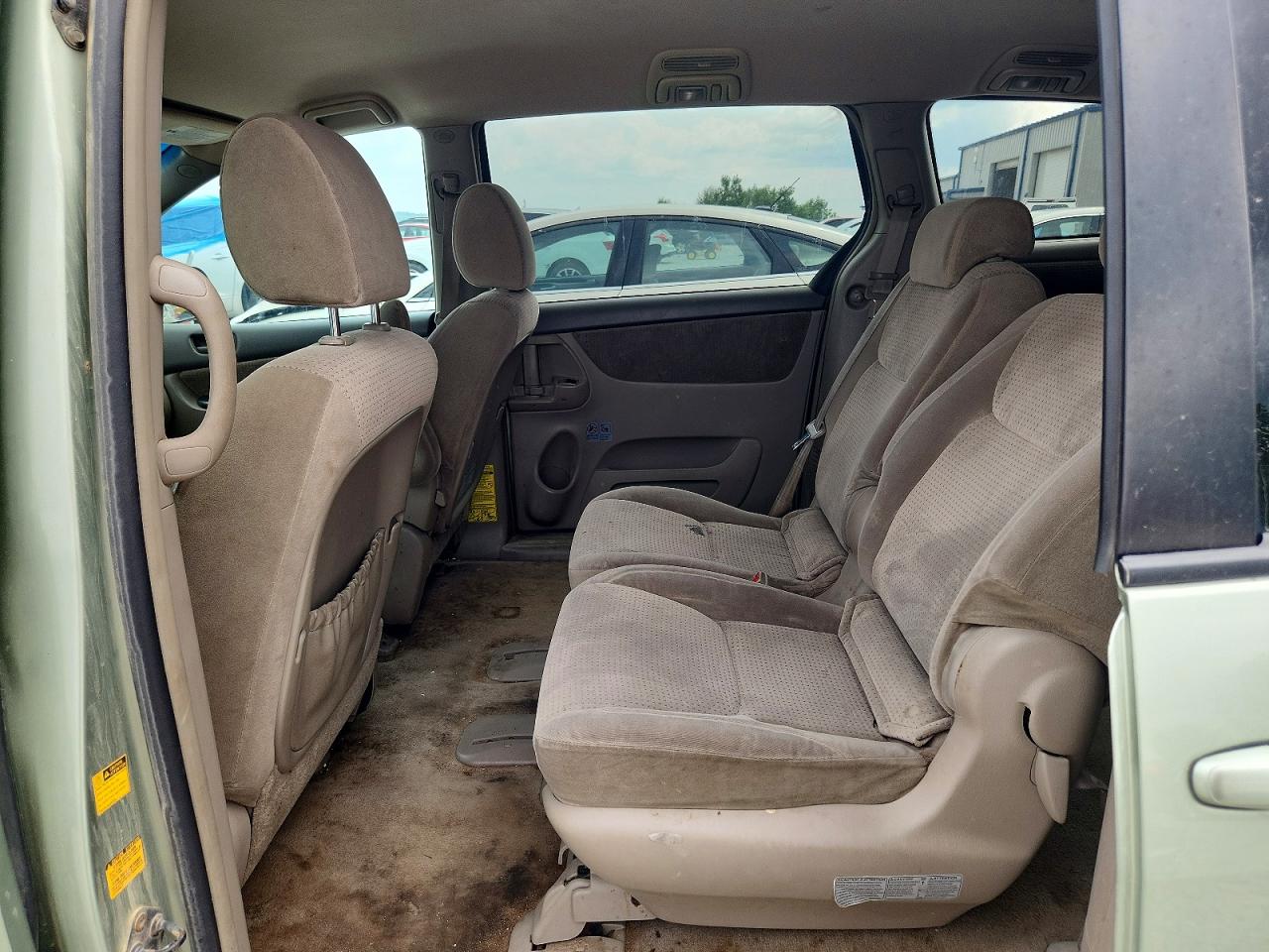 2010 Toyota Sienna Le 8-passenger Tan vin: 5TDKK4CC8AS295105