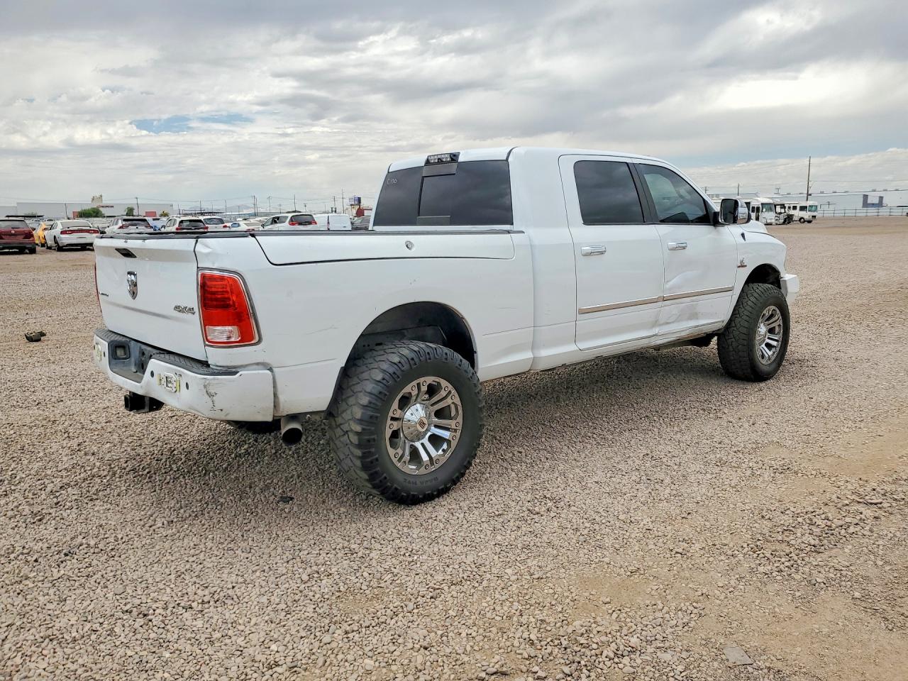 2014 Ram 2500 Longhorn White vin: 3C6UR5PL5EG128975