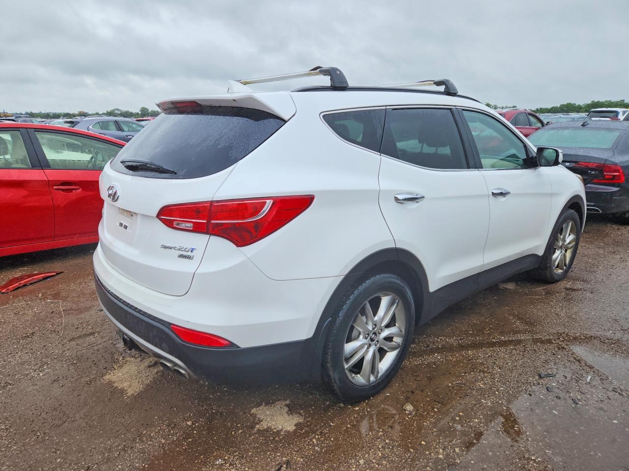2013 Hyundai Santa Fe Sport 2.0t White vin: 5XYZUDLA4DG071273