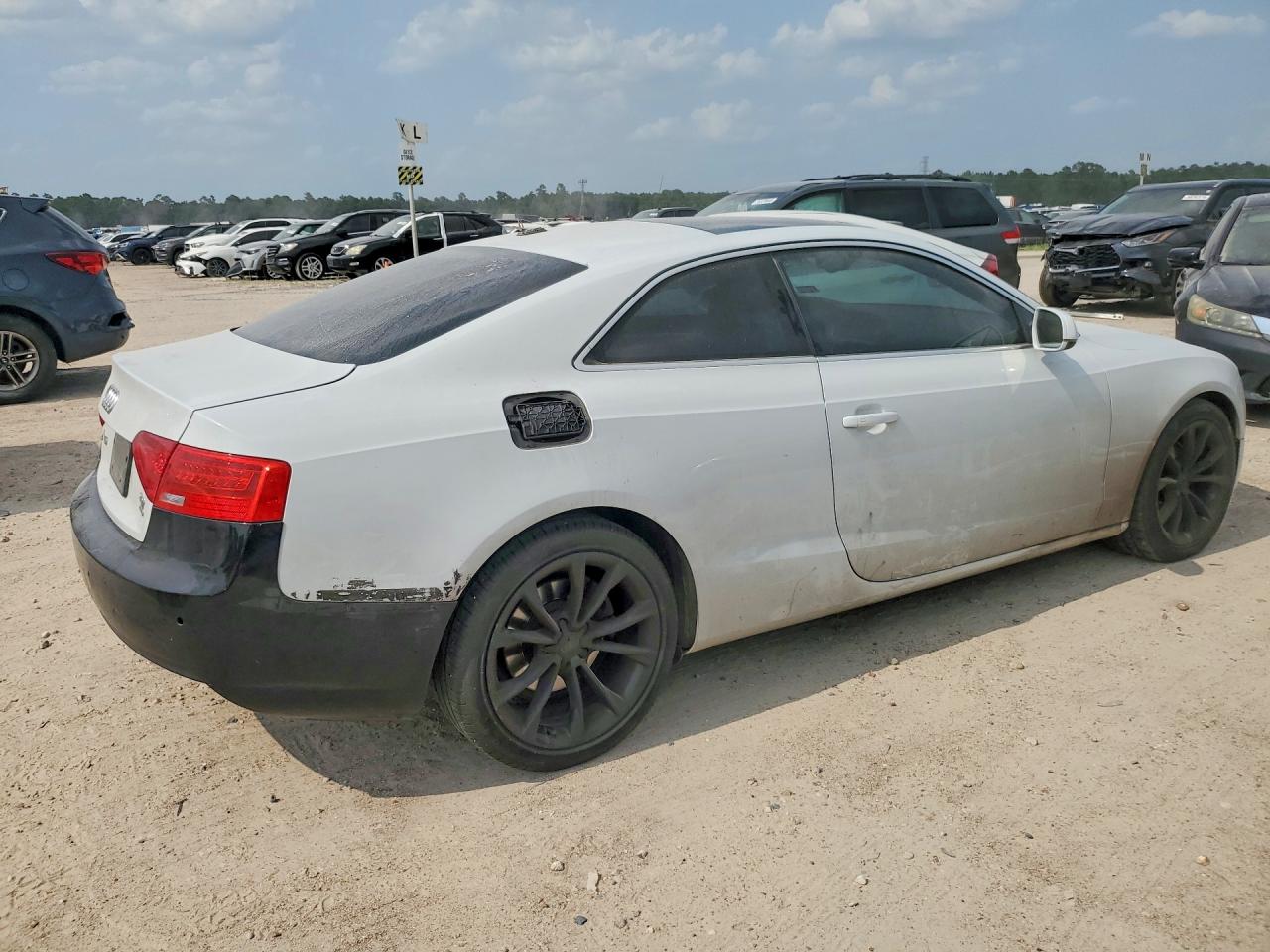 2014 Audi A5 Premium Plus White vin: WAULFAFR4EA028485