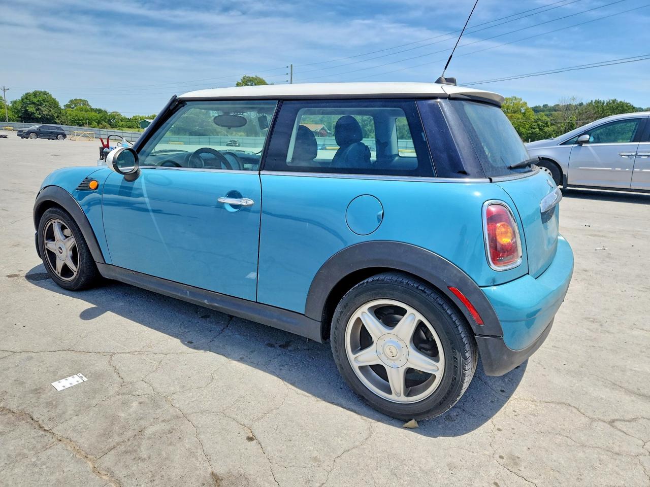 2010 Mini Cooper Blue vin: WMWMF3C53ATZ22039