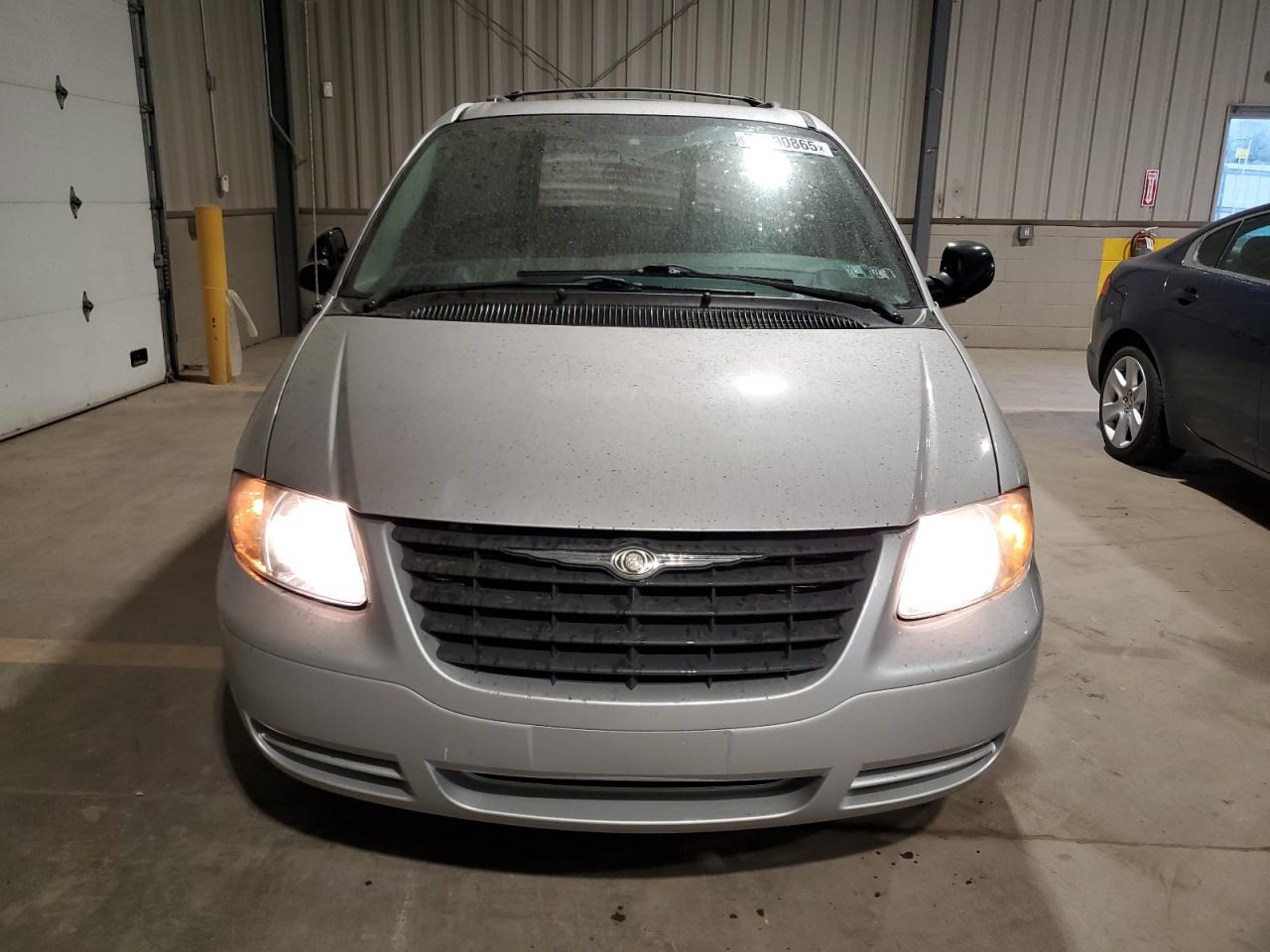 2006 Chrysler Town & Country Silver vin: 1A4GP45R56B690926