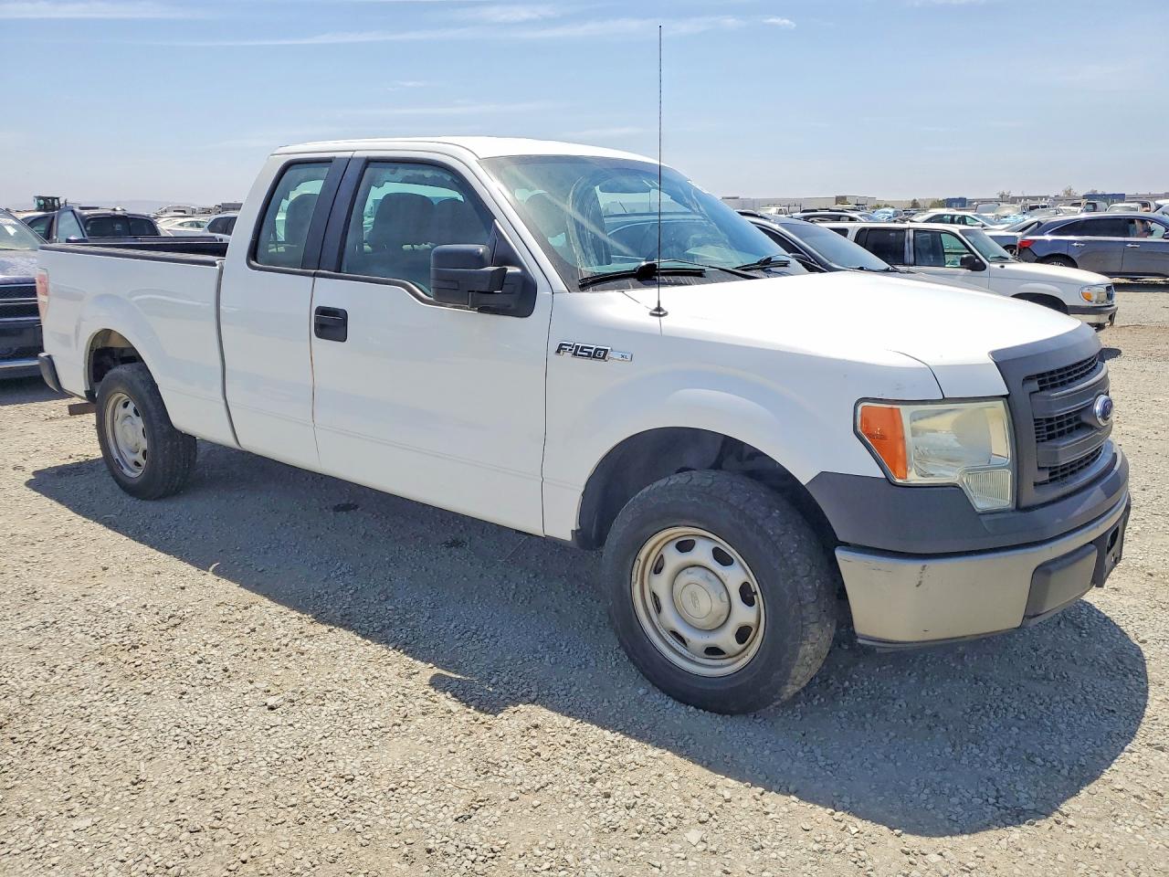 2014 Ford F150 Super Cab White vin: 1FTEX1CM1EFD11396